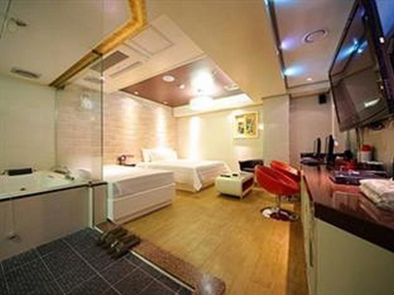 Louis Hotel Соннам Екстер'єр фото